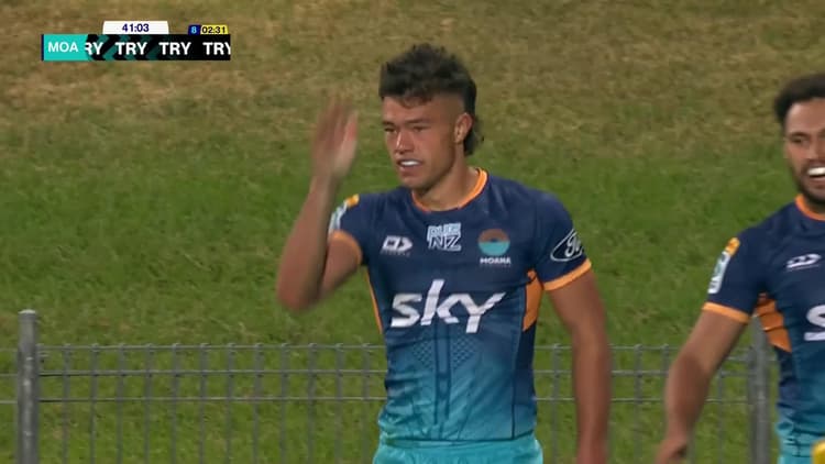 Kyren Taumoefolau Try v Hurricanes | SRP 2025