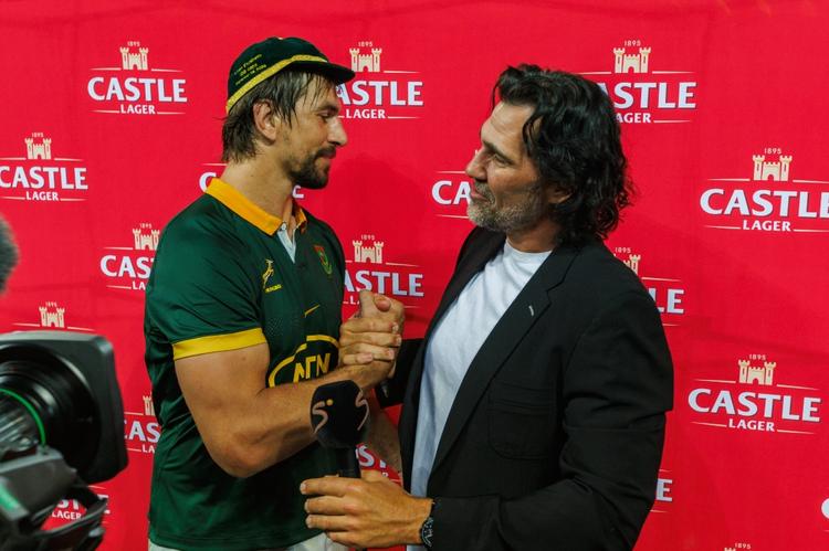 Eben Etzebeth shares a moment with Victor Matfield after becoming the all-time Springboks cap leader. Photo: Getty Images