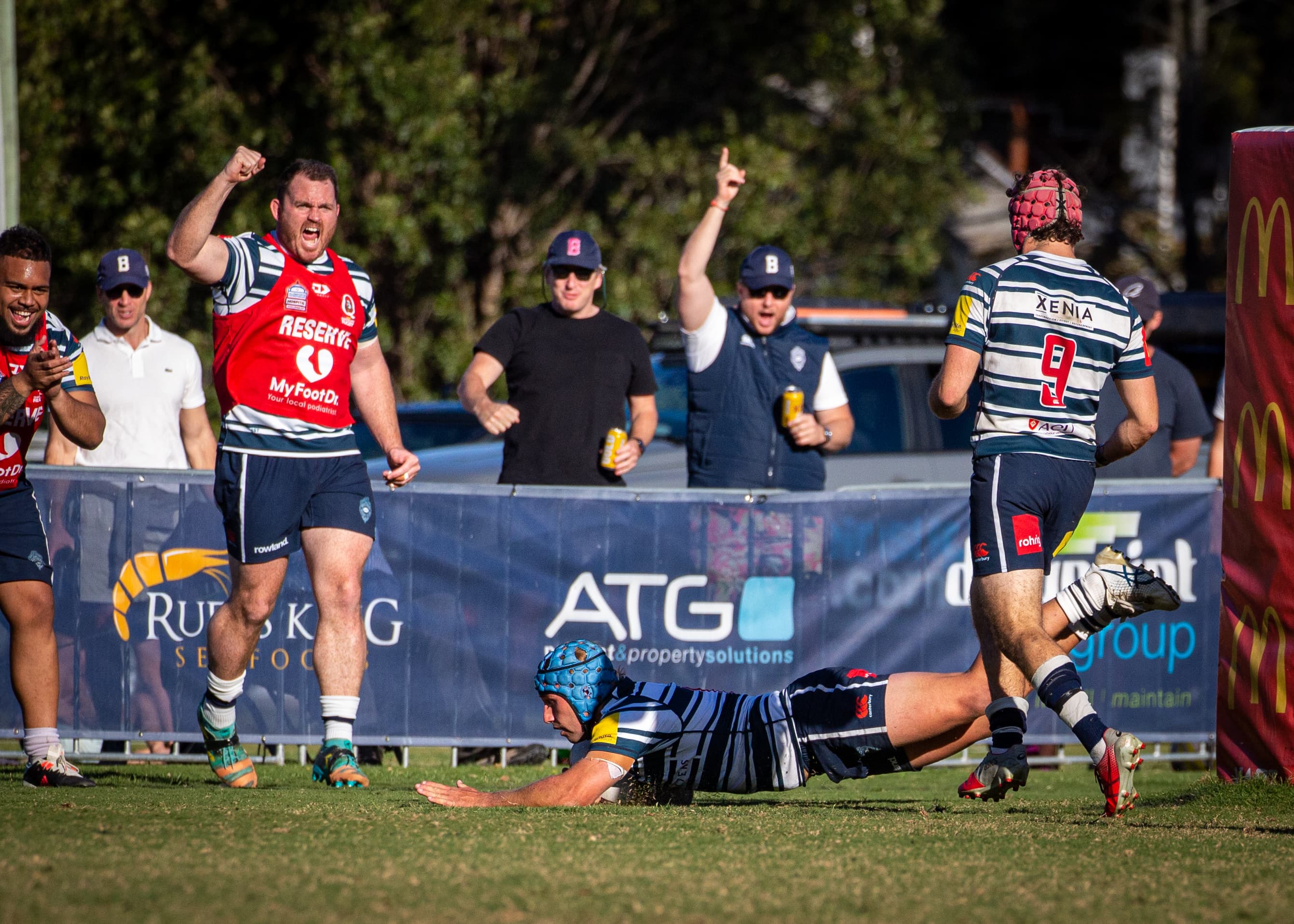 Brothers centre Hamish Stewart scoring his key try against Bond University at Ashgrove. Photo: QRU